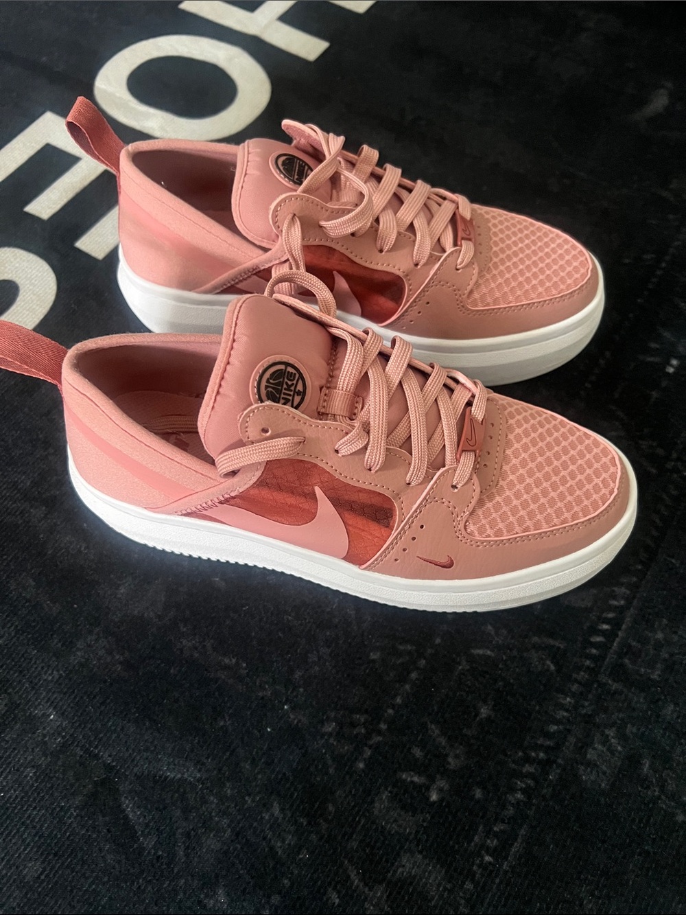 Nike Coral Pink Low-Top Sneakers - Picture 2 of 8